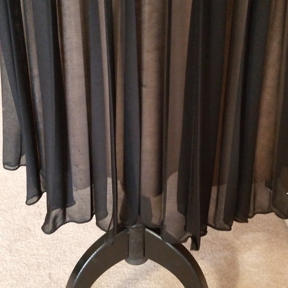 Dress - Picture 8 of 8